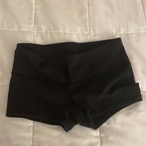 Lululemon spandex shorts size 4